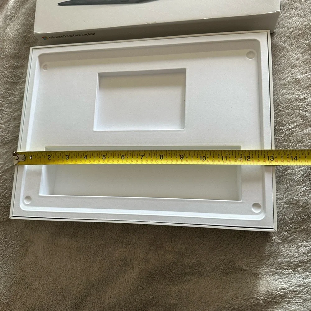 Microsoft Surface laptop box - Picture 6 of 8